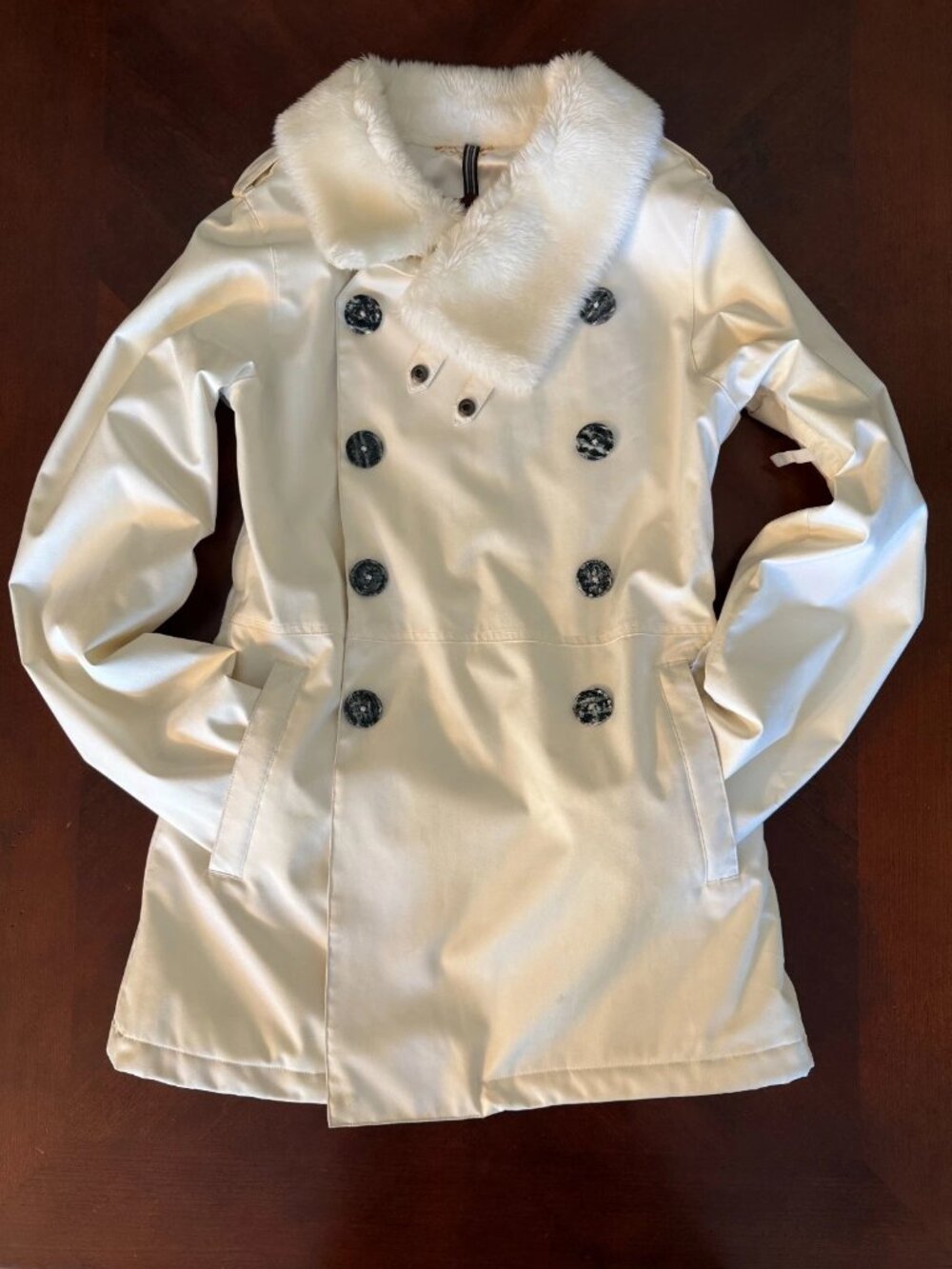 Burton's The White Collection, Windsor's Finest Women's Snowboard Ski Jacket